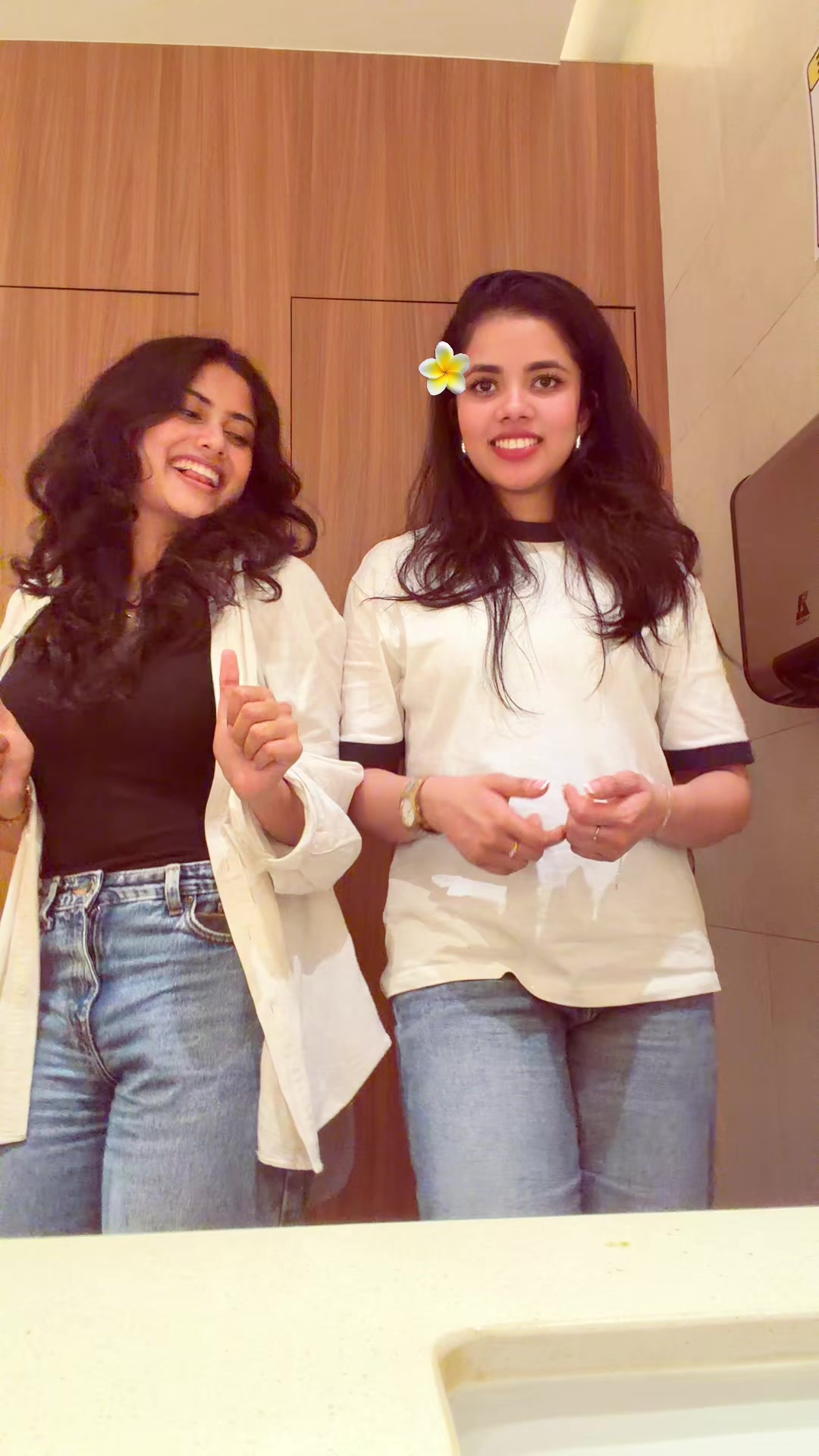 @MAYA 💫