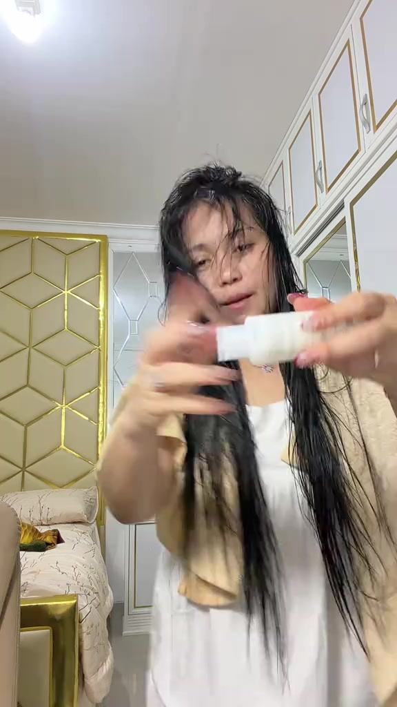@Dari Kontak Anda