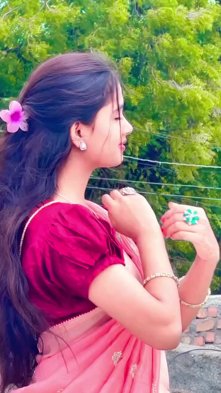 @Queen 👑 Riya S