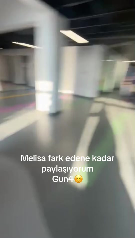 @melisafarkedenekadar✌🏿