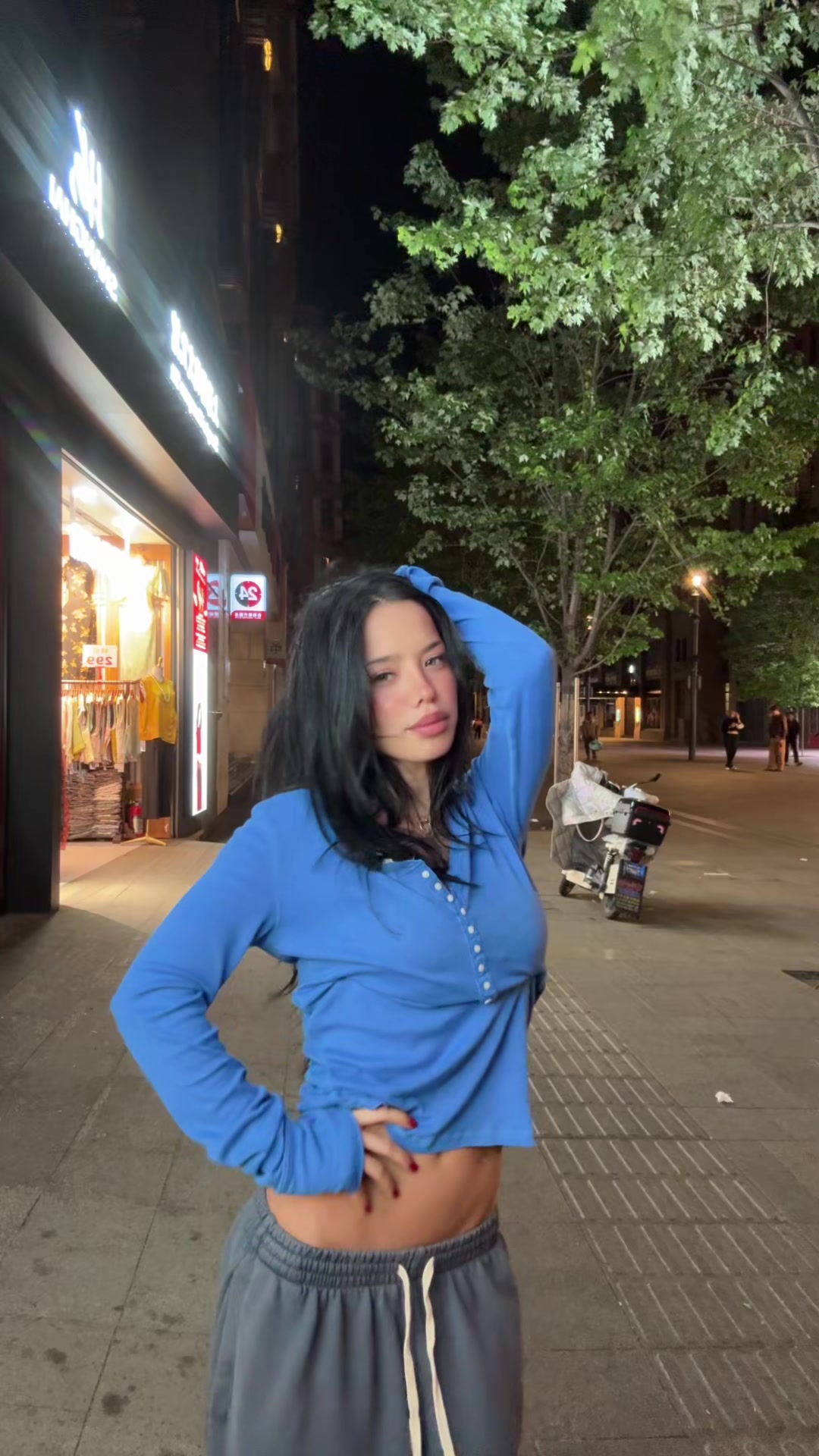 @lyna_com2000