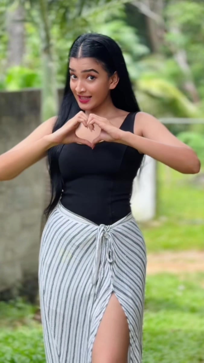@Tinadaniel_