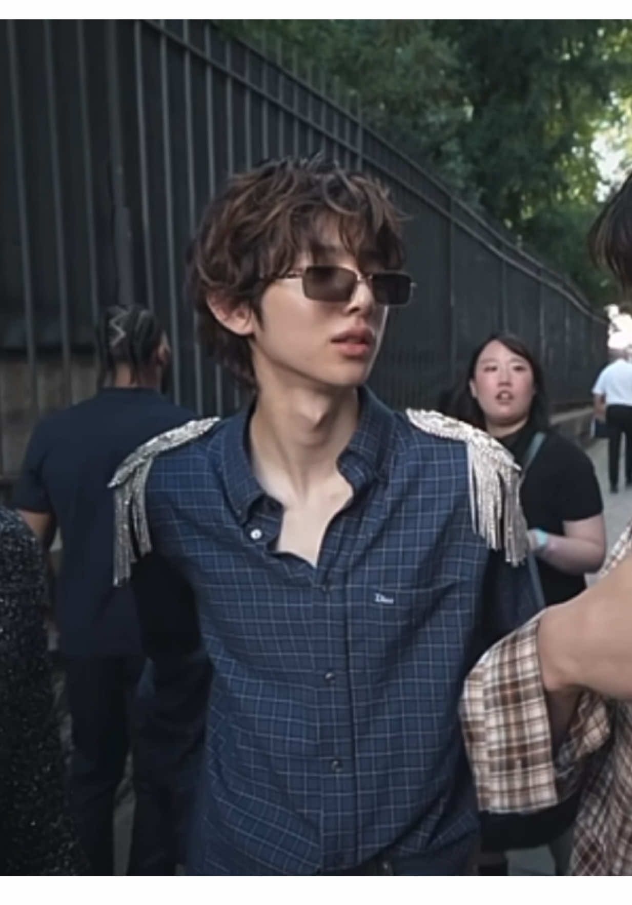 @YJ