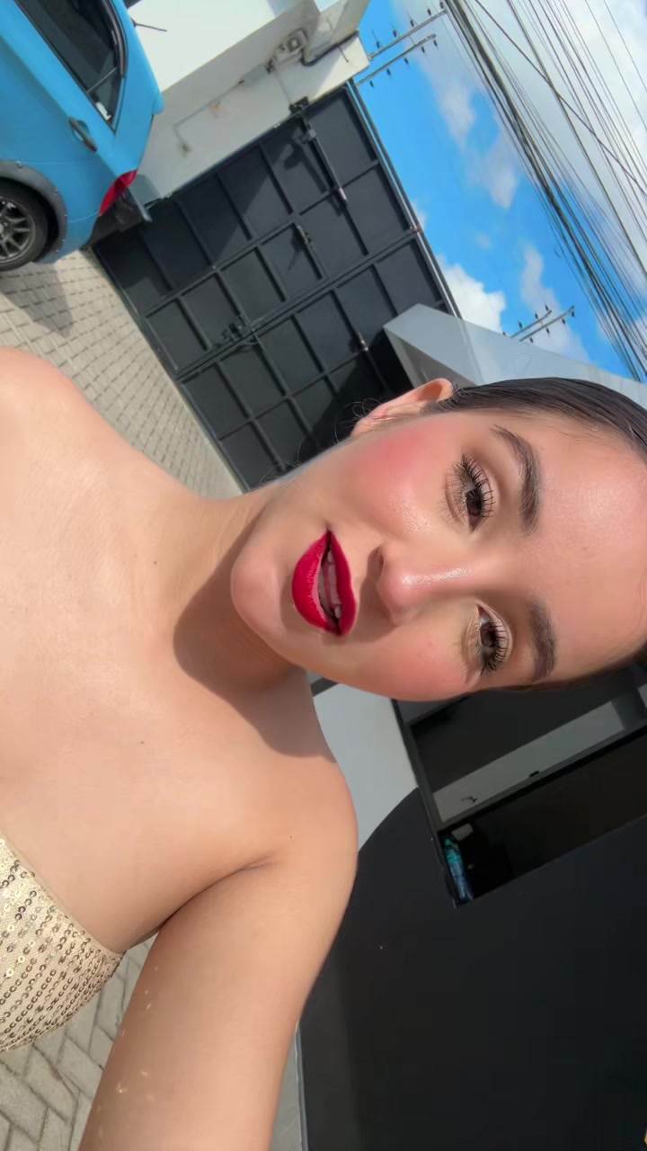 @Emi Mena