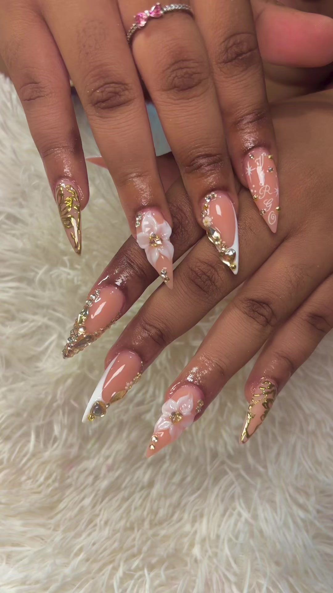 @Nicky the nail artist