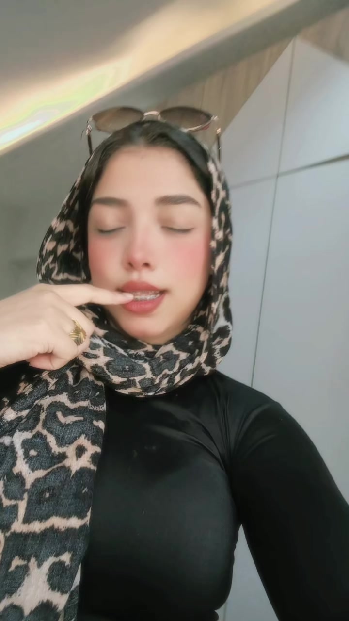 @ساره