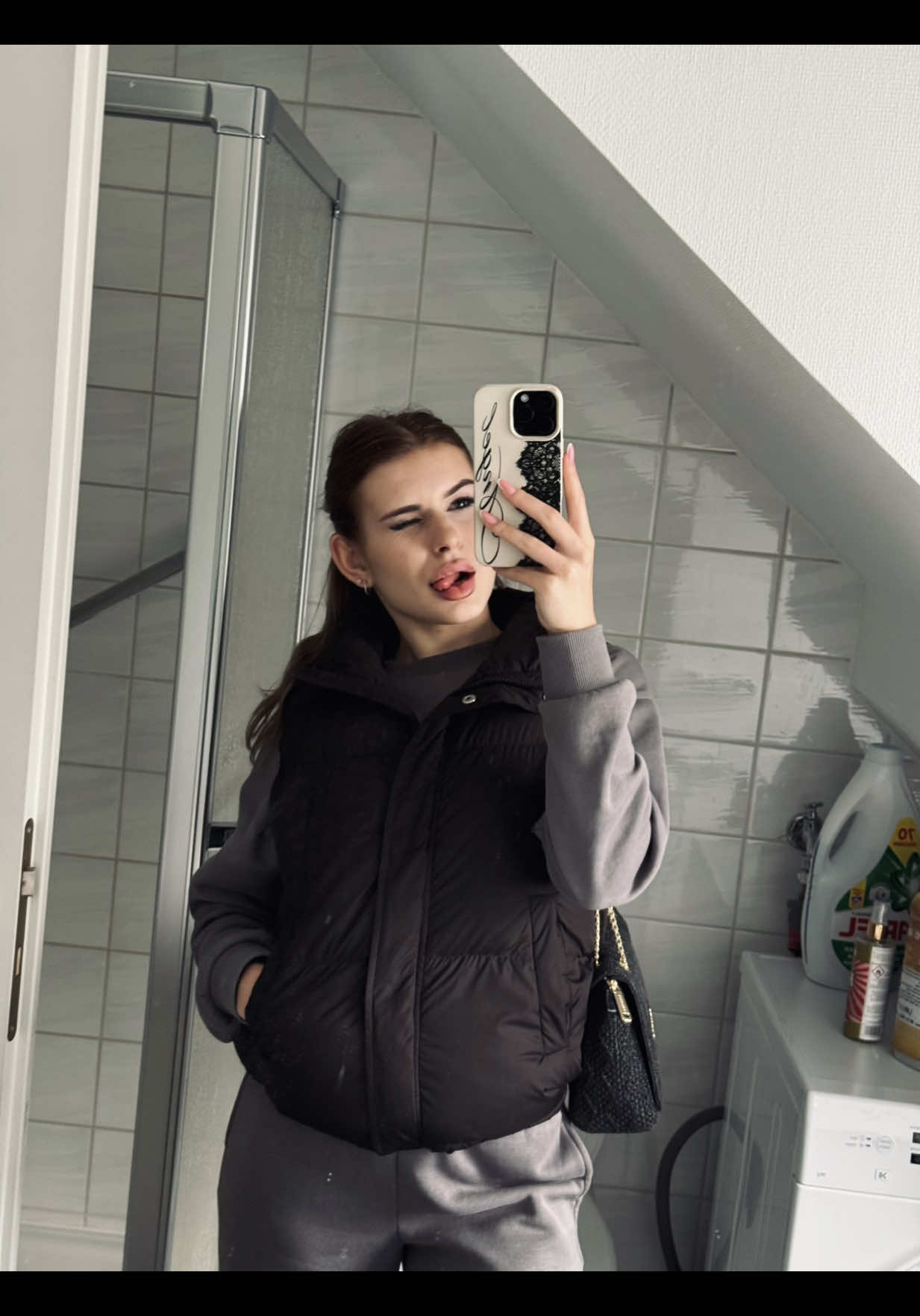 @𝐀.