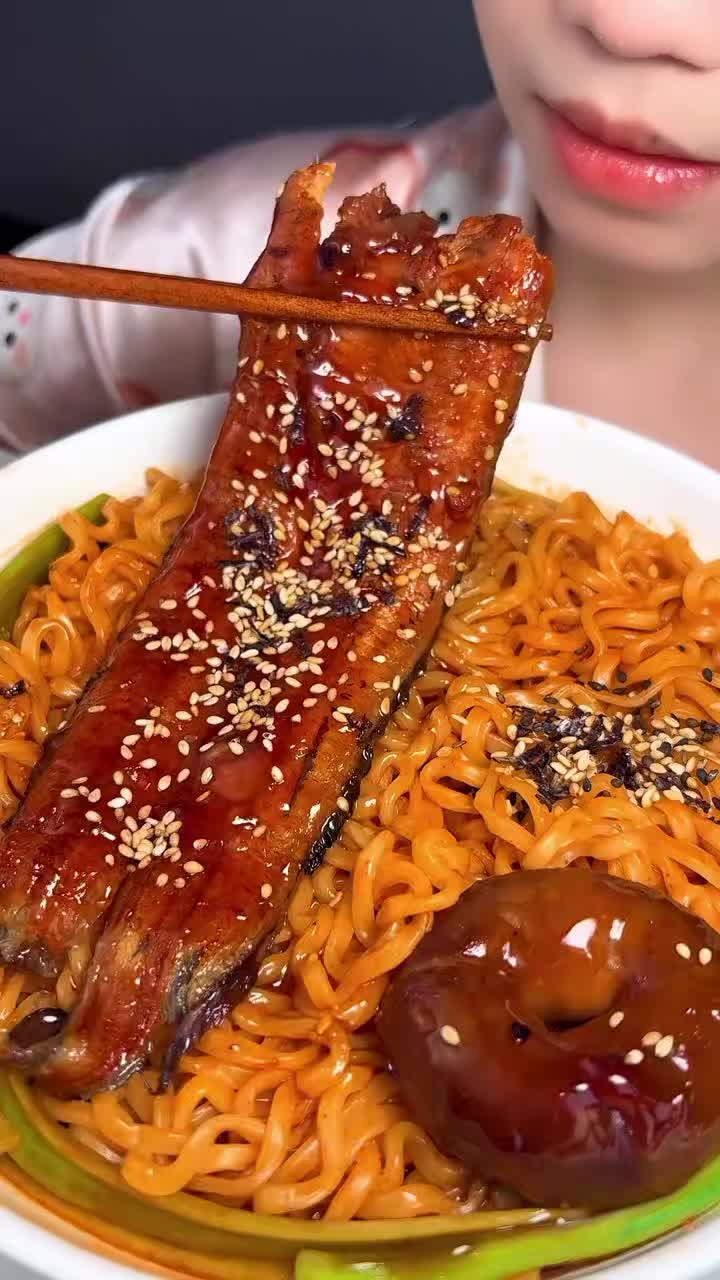 @NomNomDiaries