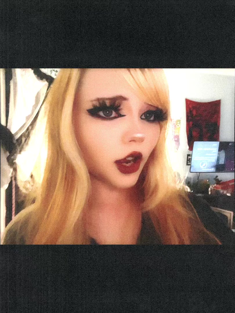 @ELL!!👽🦇