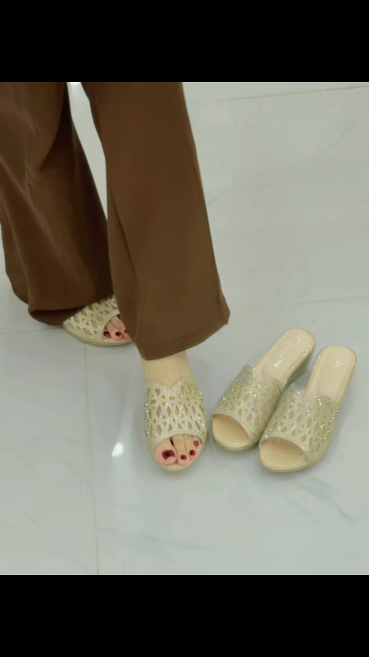 @Cherry Shoe Store