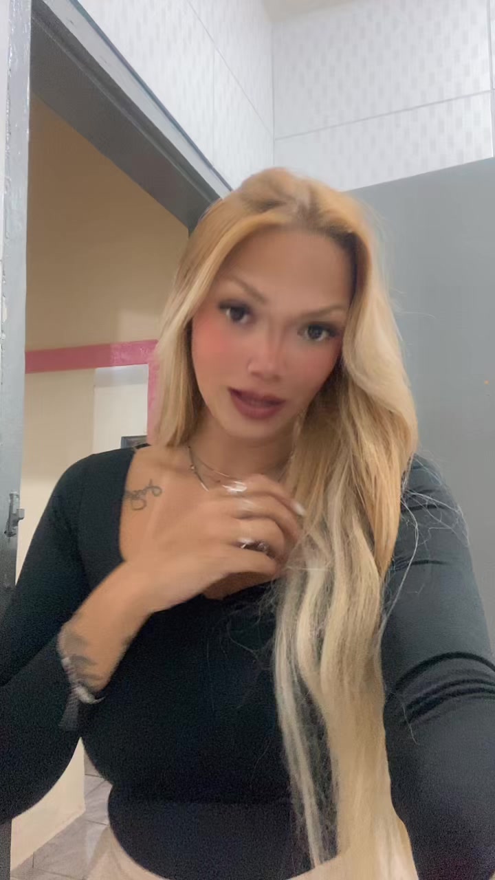 @Lara Coscarelli