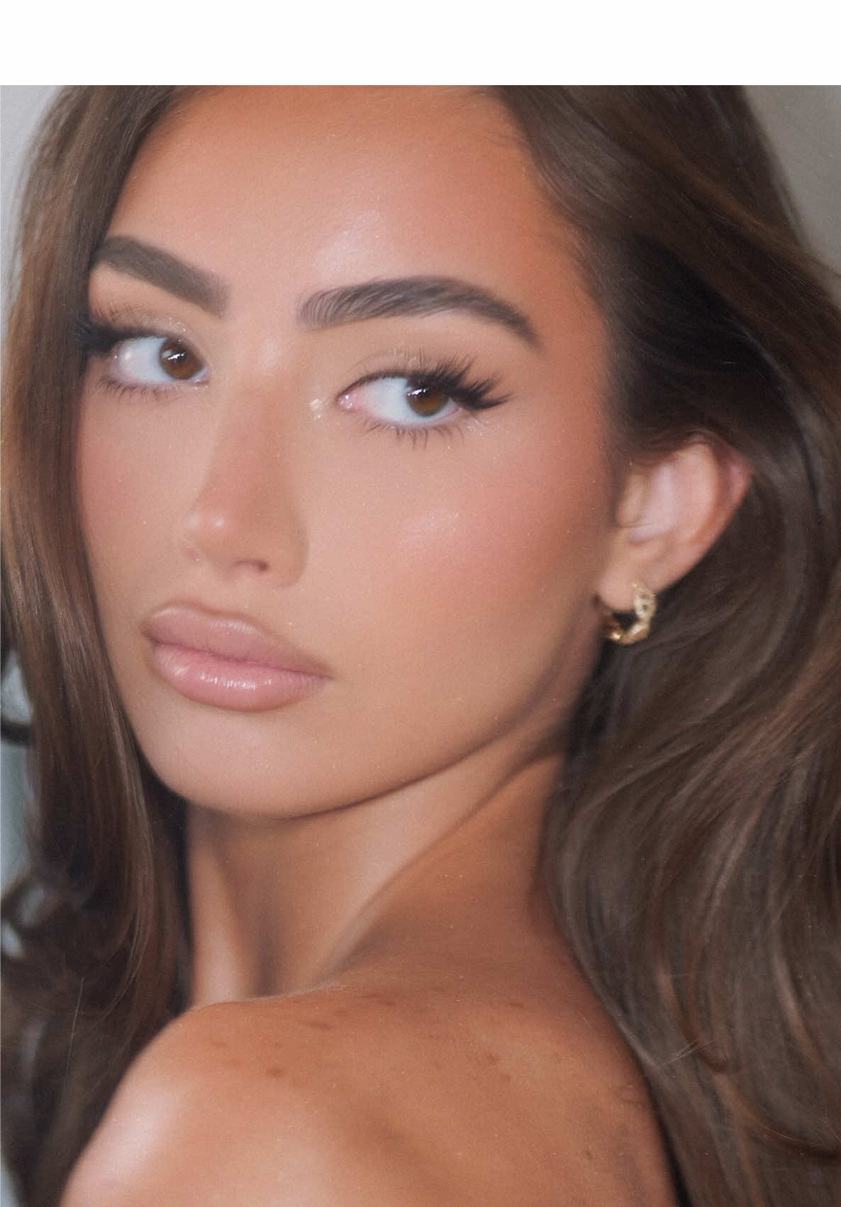 @MAKEUPBYYLLKE