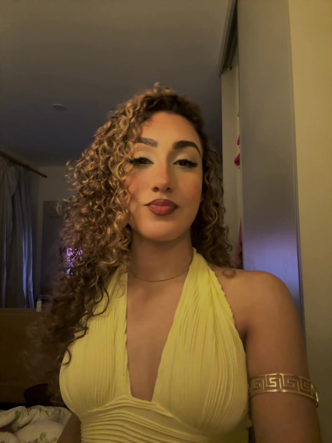 @isabella