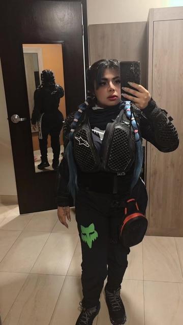 @Bella A. González