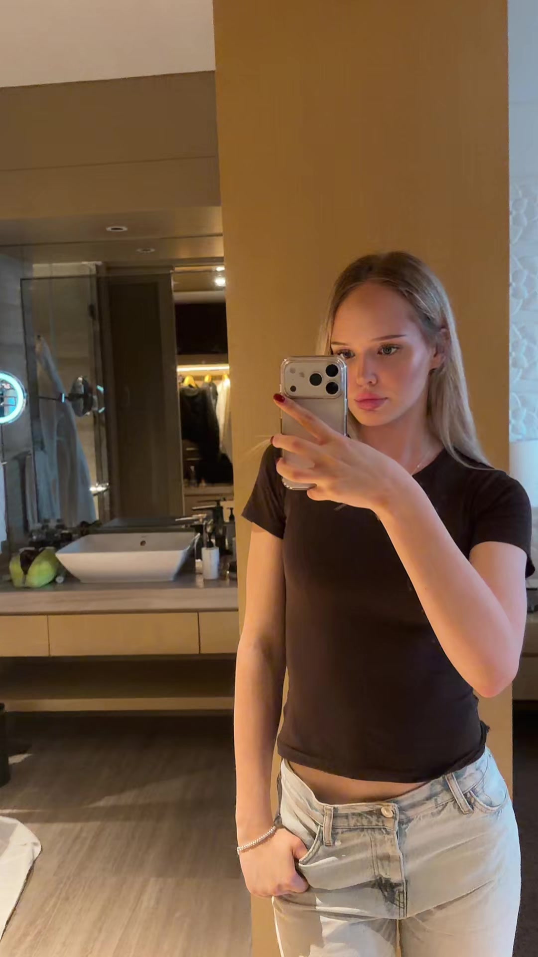 @👩🏼