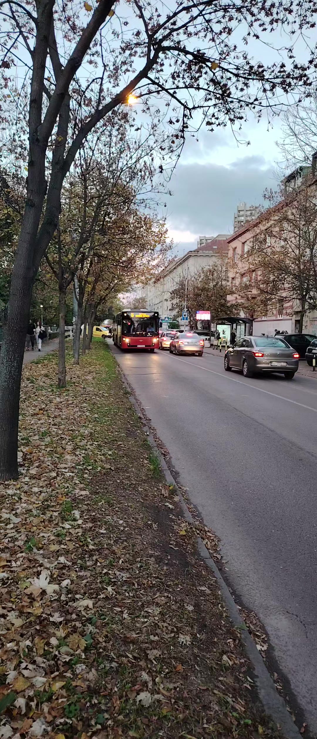 @Autobusi