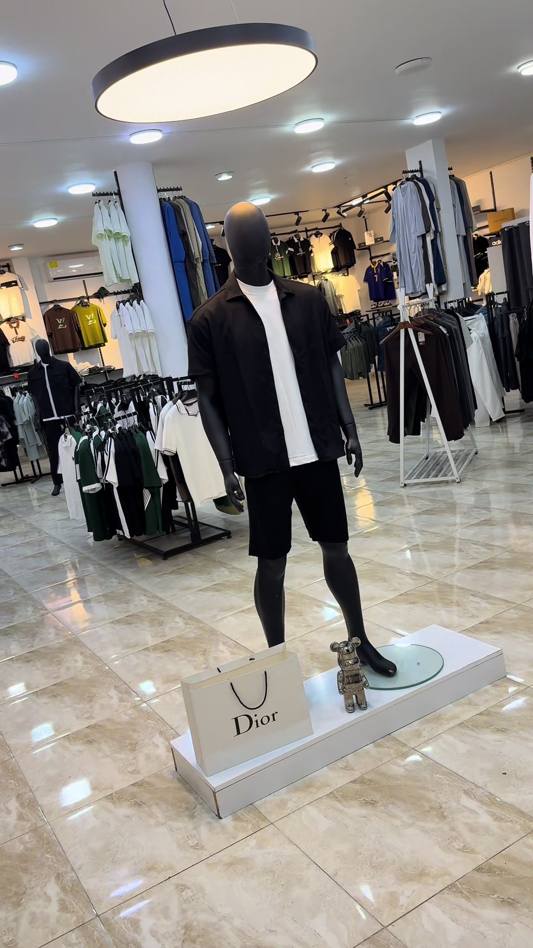 @معتز لملابس الشباب والاحذيه🛍️