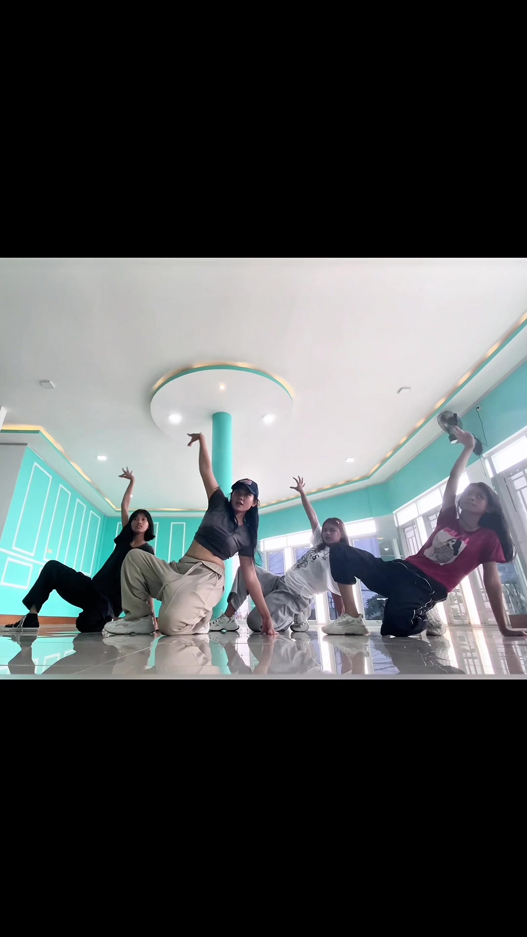 @vay_dance
