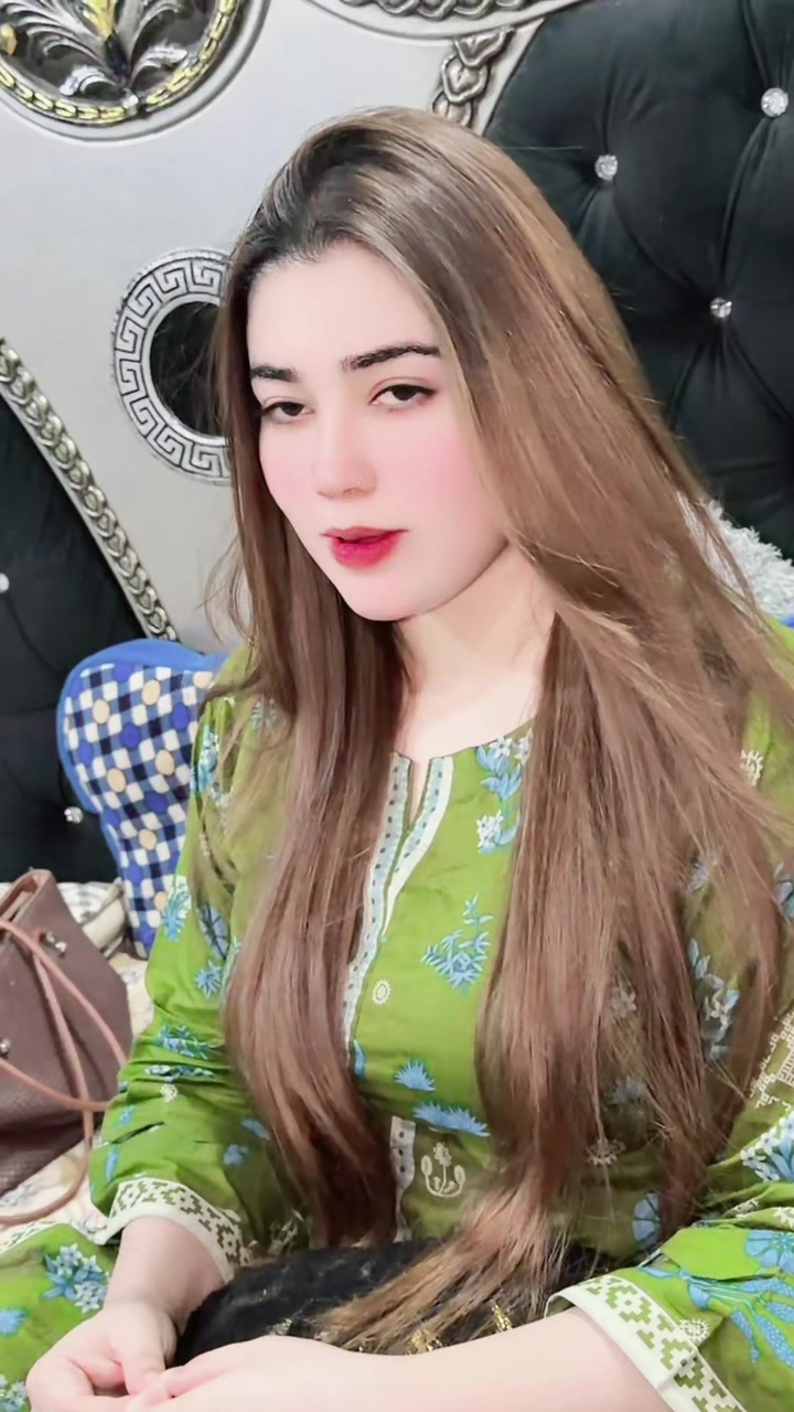 @Lovely Khan 🥀