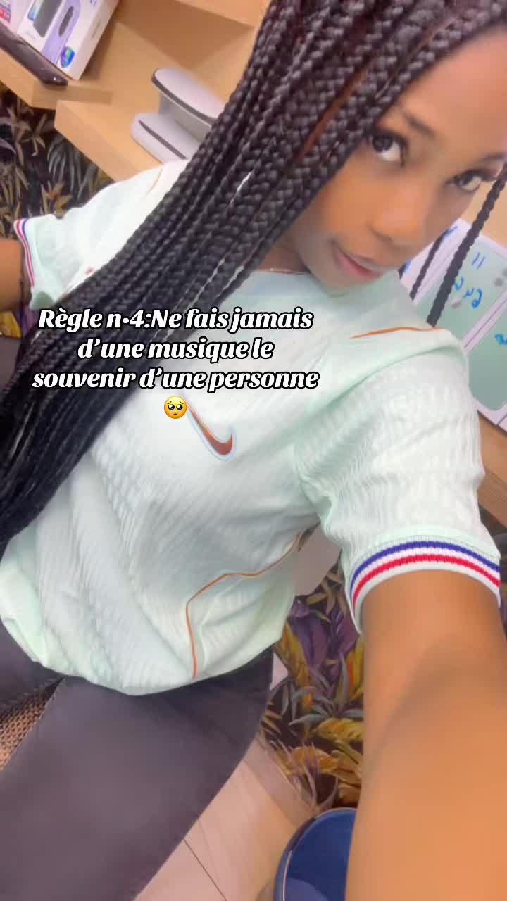 @༻𝓢𝓱𝓸𝓵𝓪༺💜