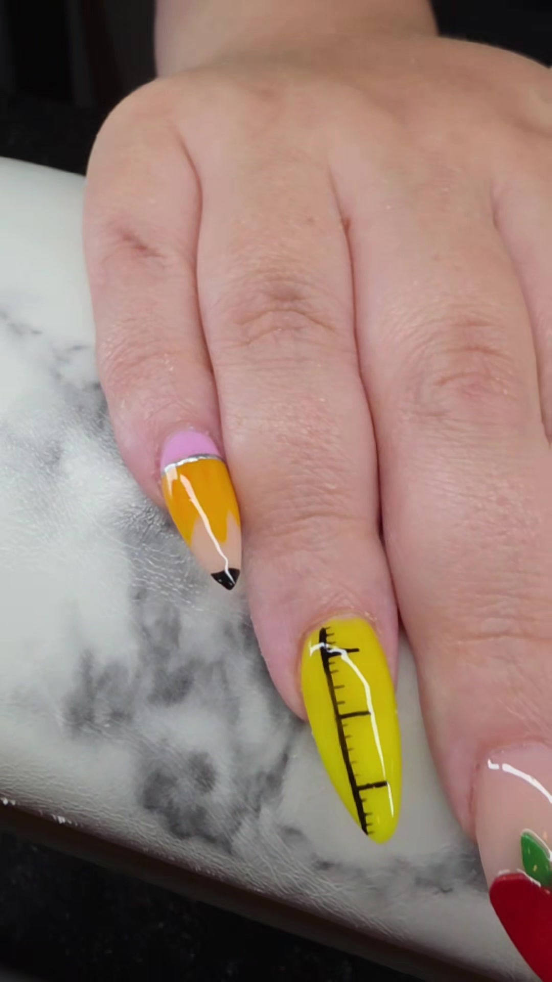 @house_of_acrylics