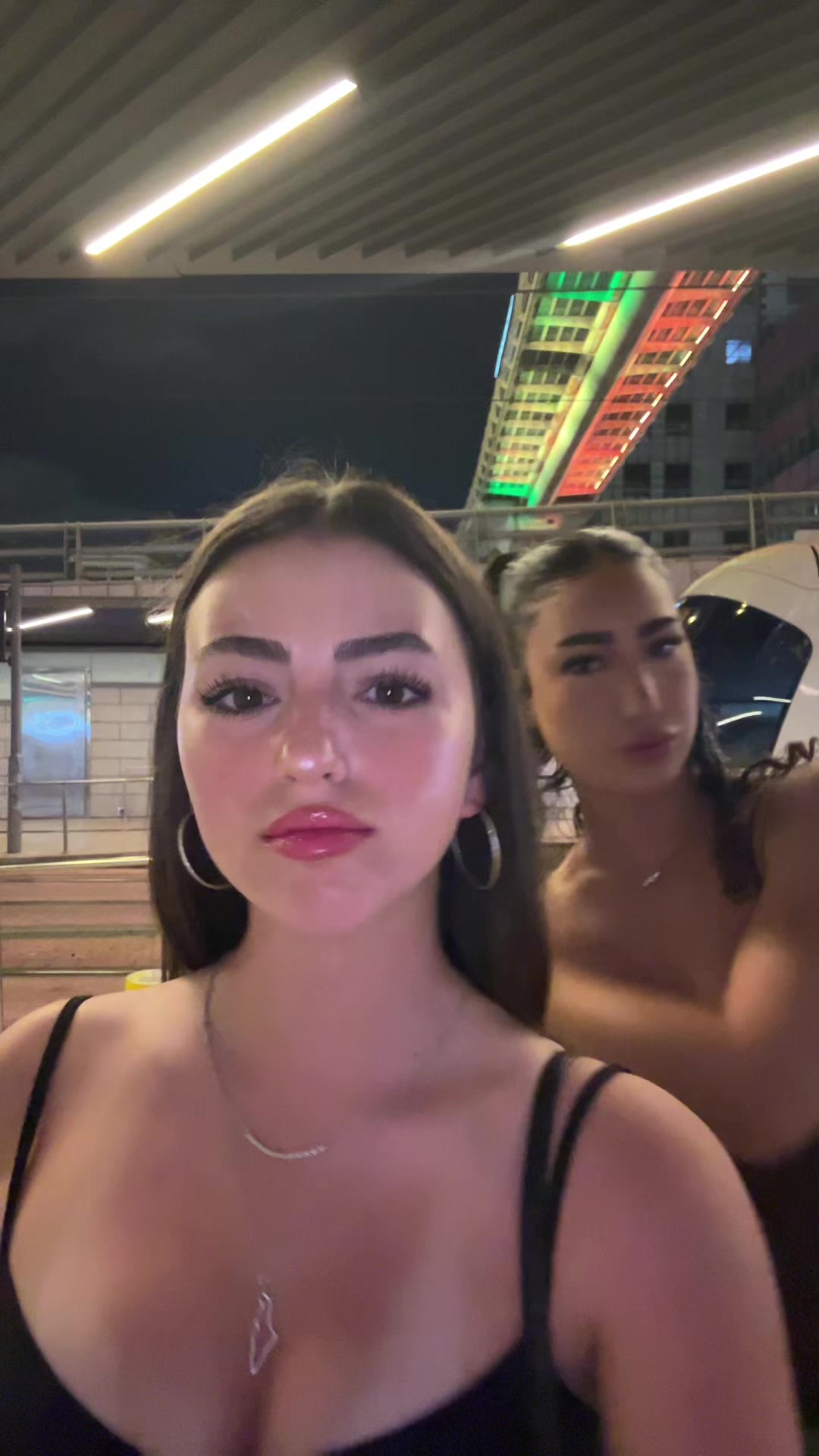 @Avivoosh😈
