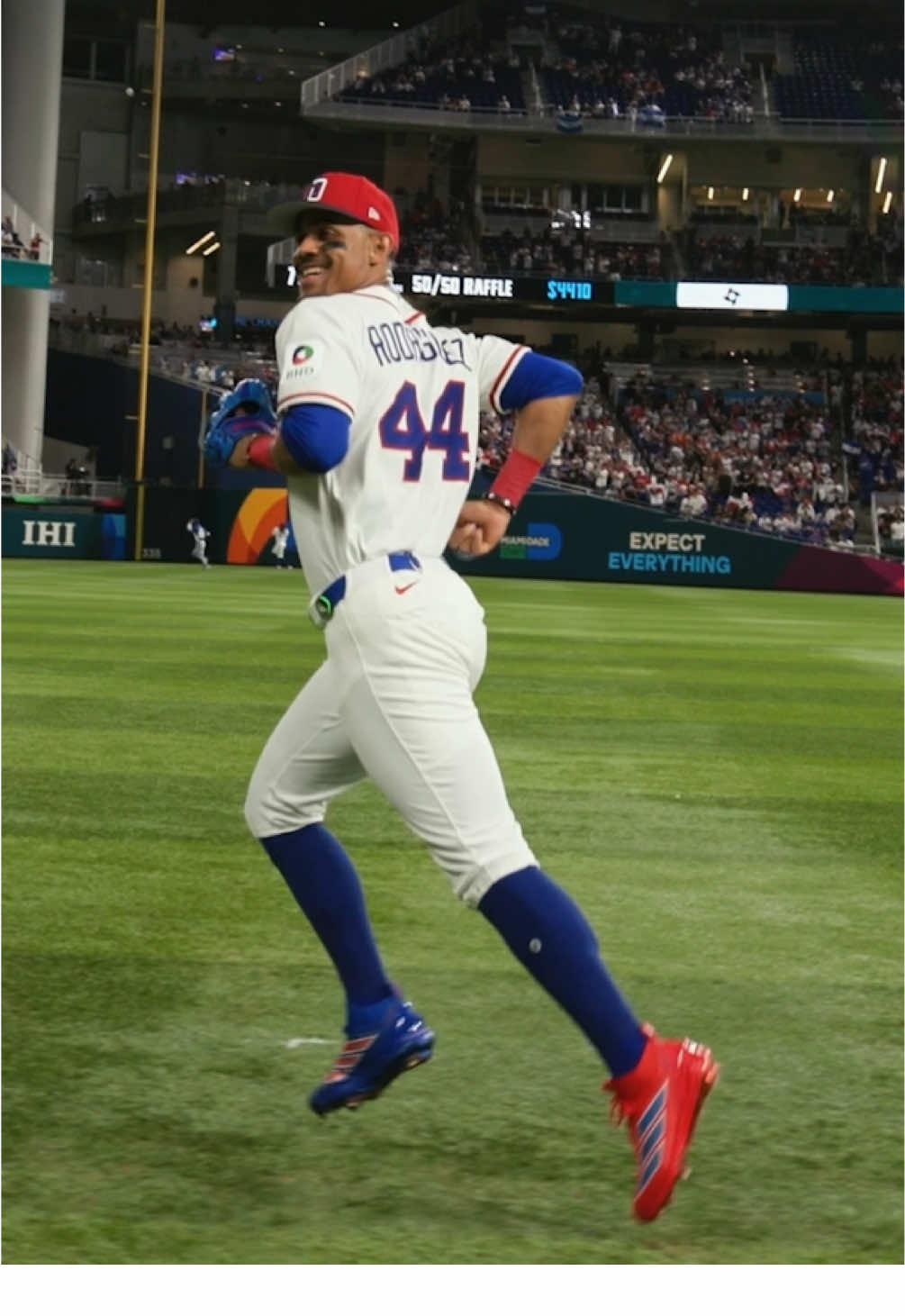 @Julio Rodriguez 🇩🇴