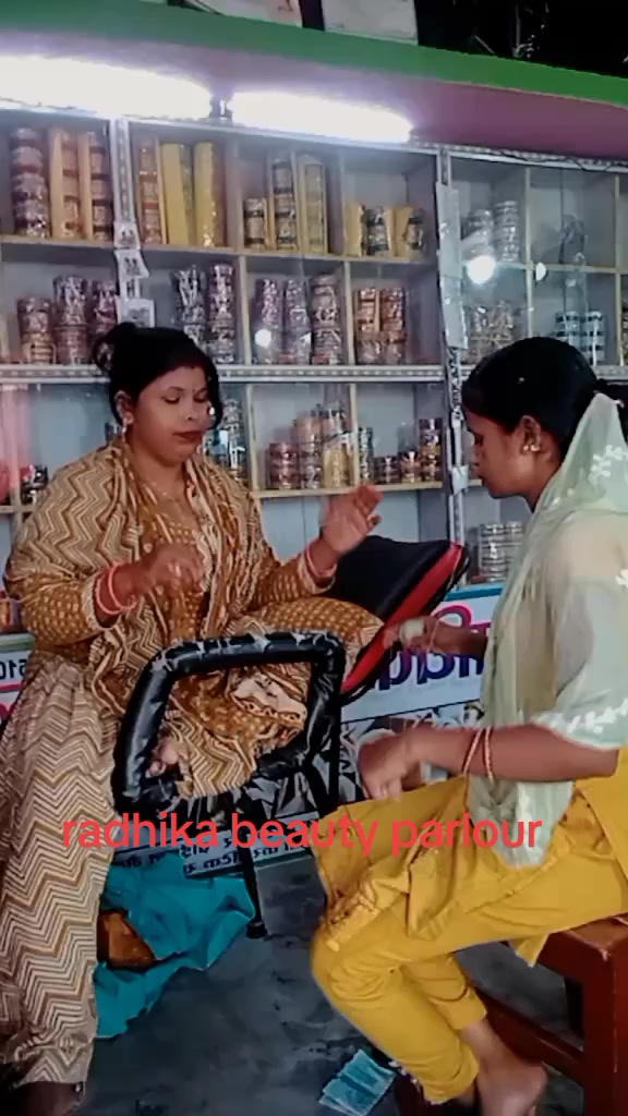 @radhika beauty parlour
