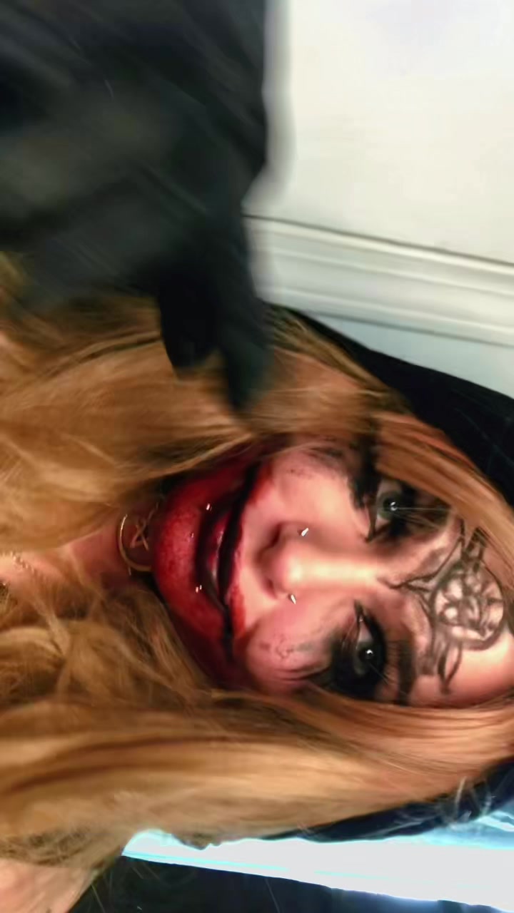 @Giggles the clown