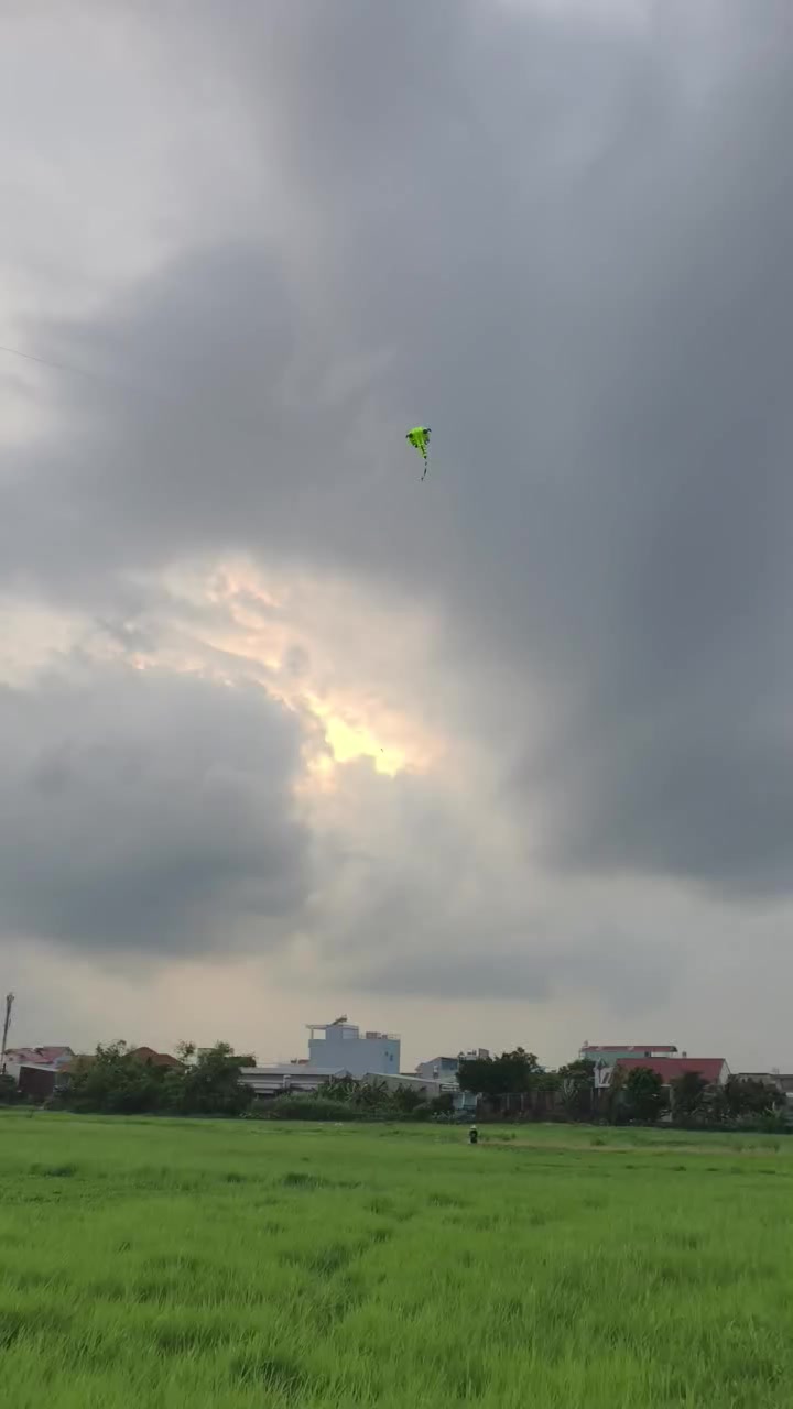 @Thả diều c&ugrave;ng Lợi