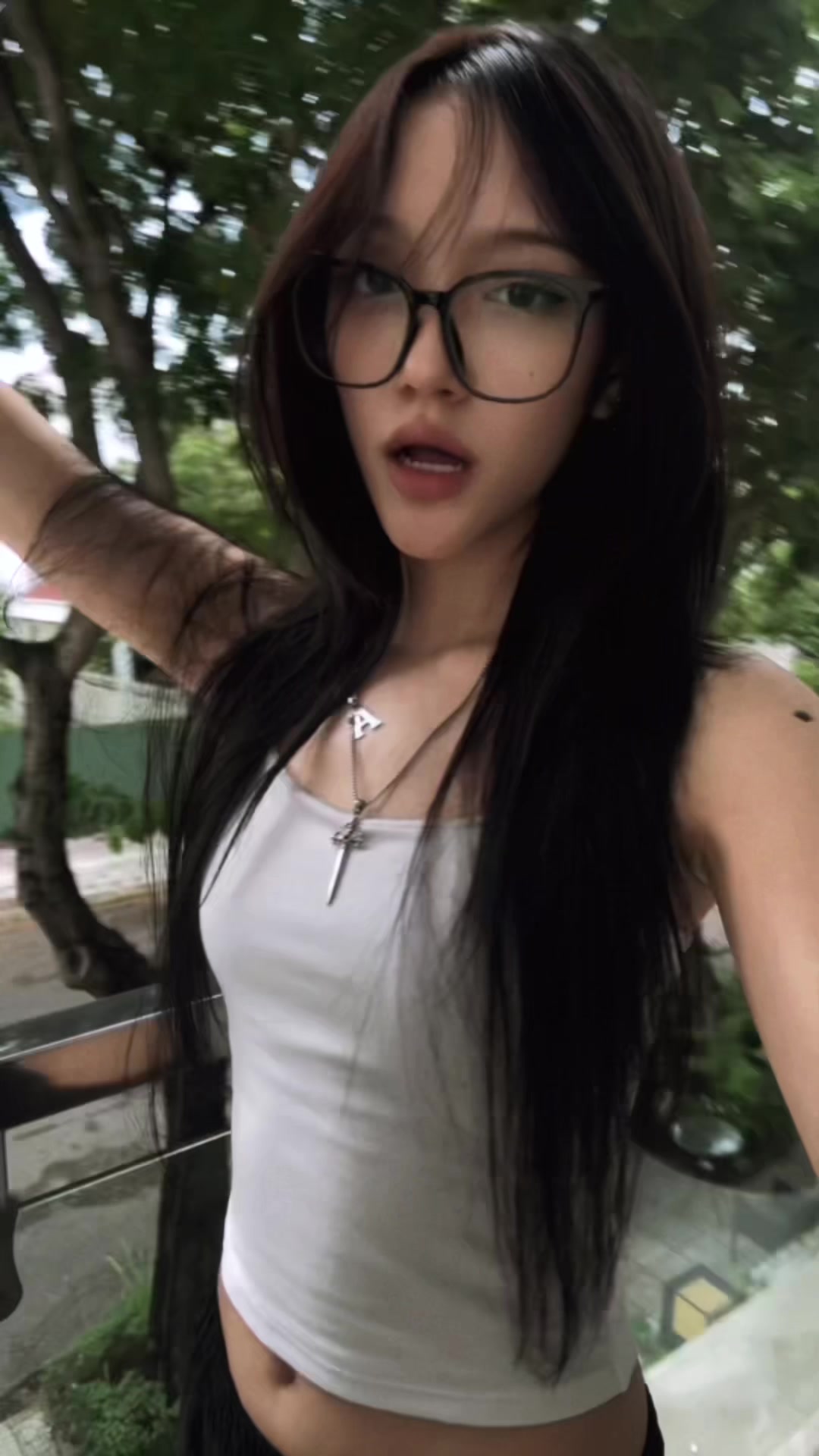 @helenn.