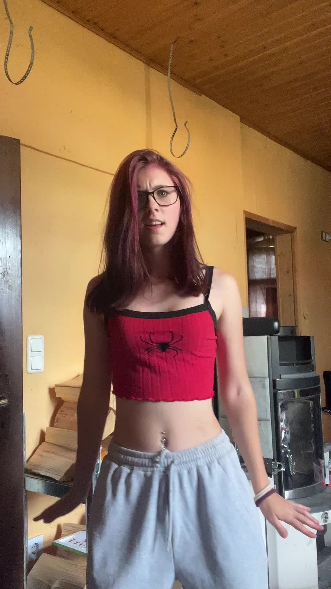 @Lenalovelykeksi