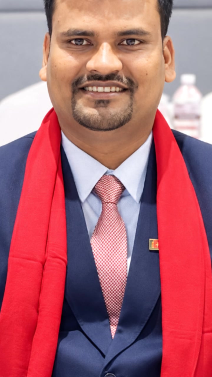 @राकेश सिंह