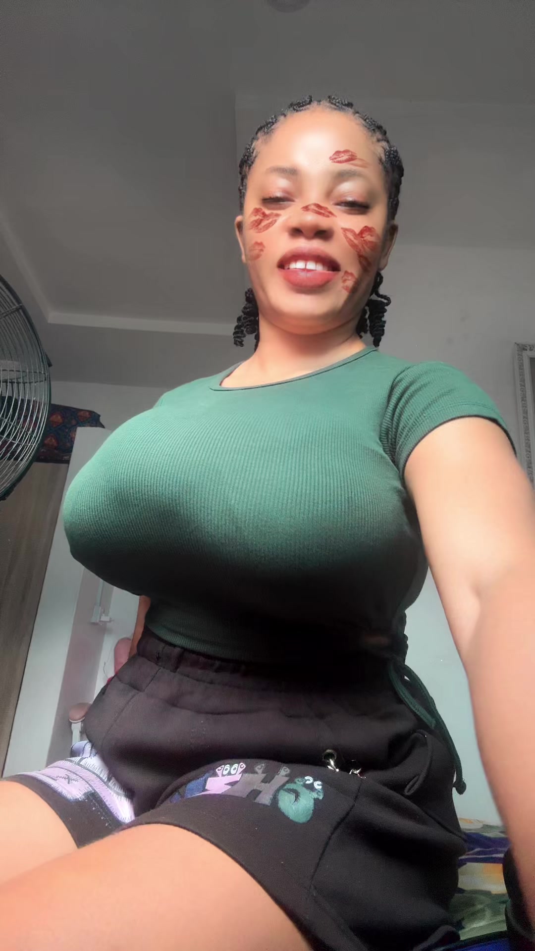 @Juicyqueen1b