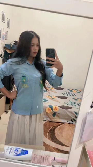@thia_zakaria