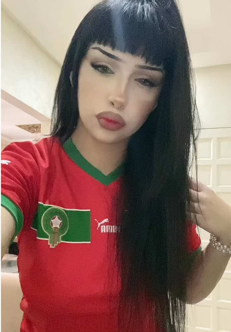@Aïcha🦇