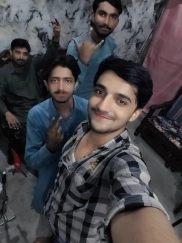 @🫅🏻Malik-WAQAS-Awan🎓