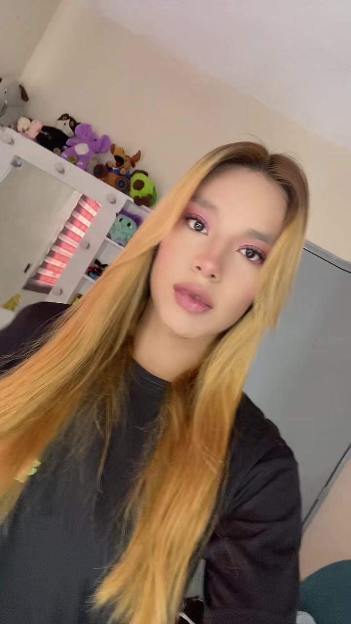 @Chloe zarate