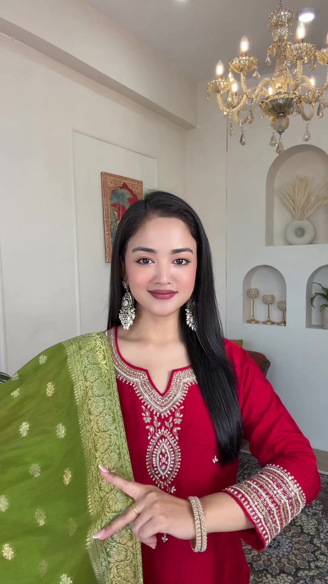 @Naina_TheAttire