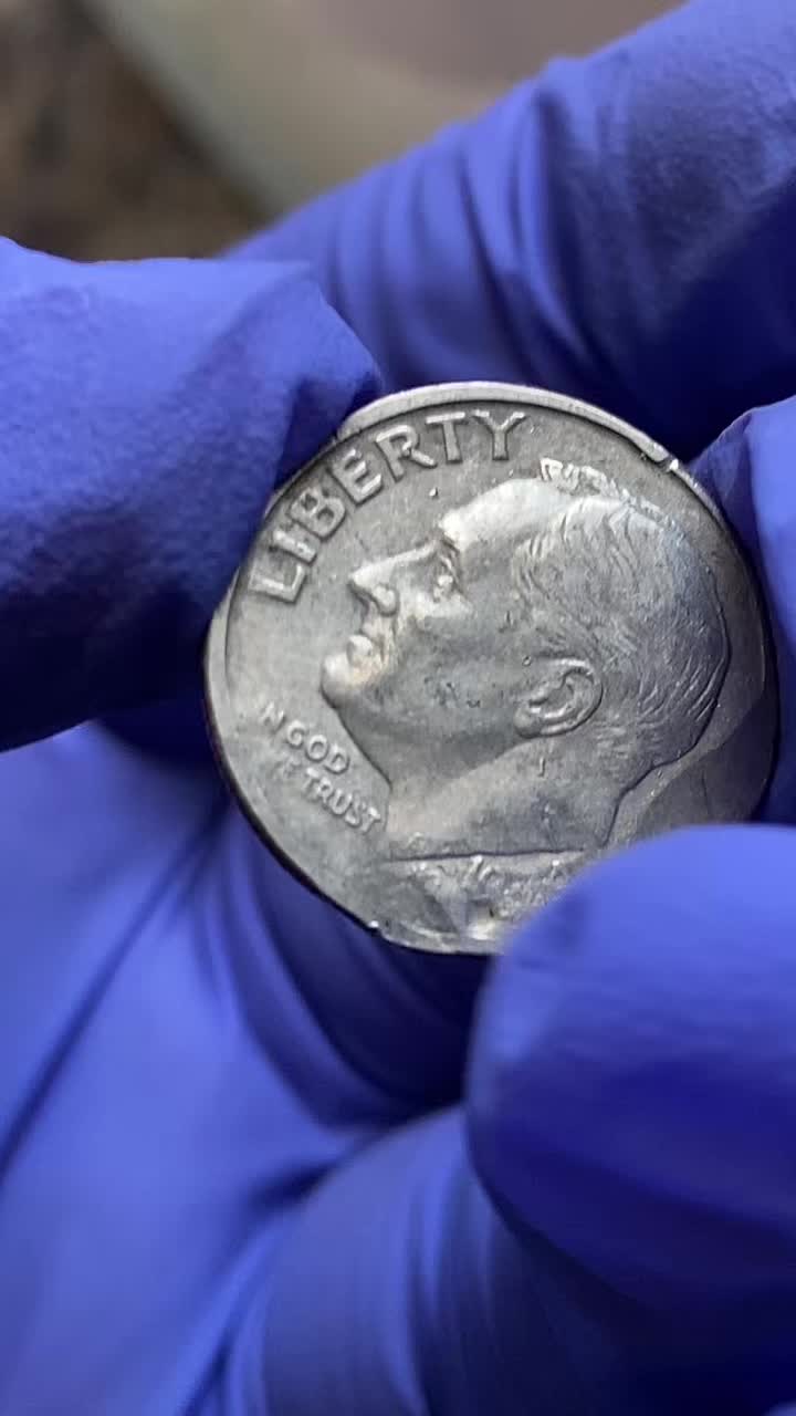 @DamagedCurrency ( Karen )