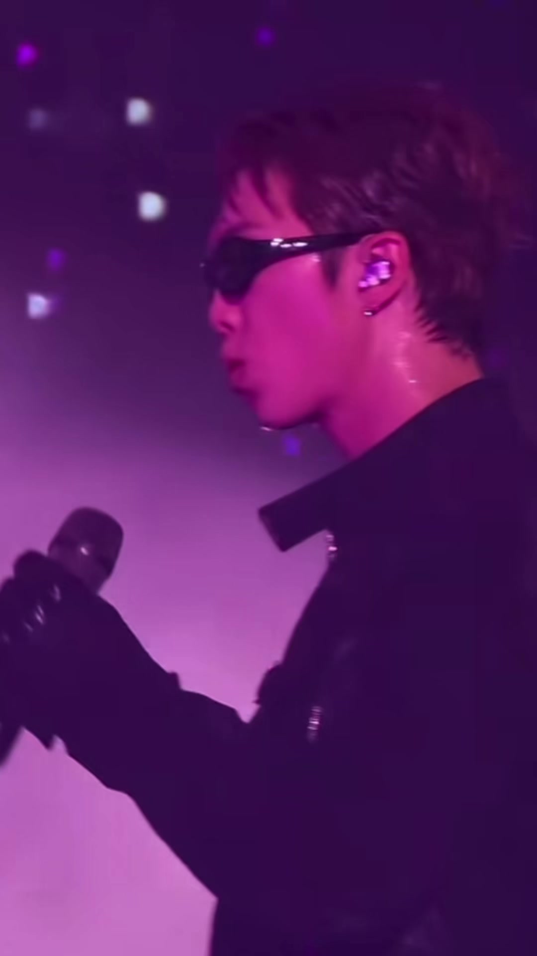 @ot7loml๐ธ๐