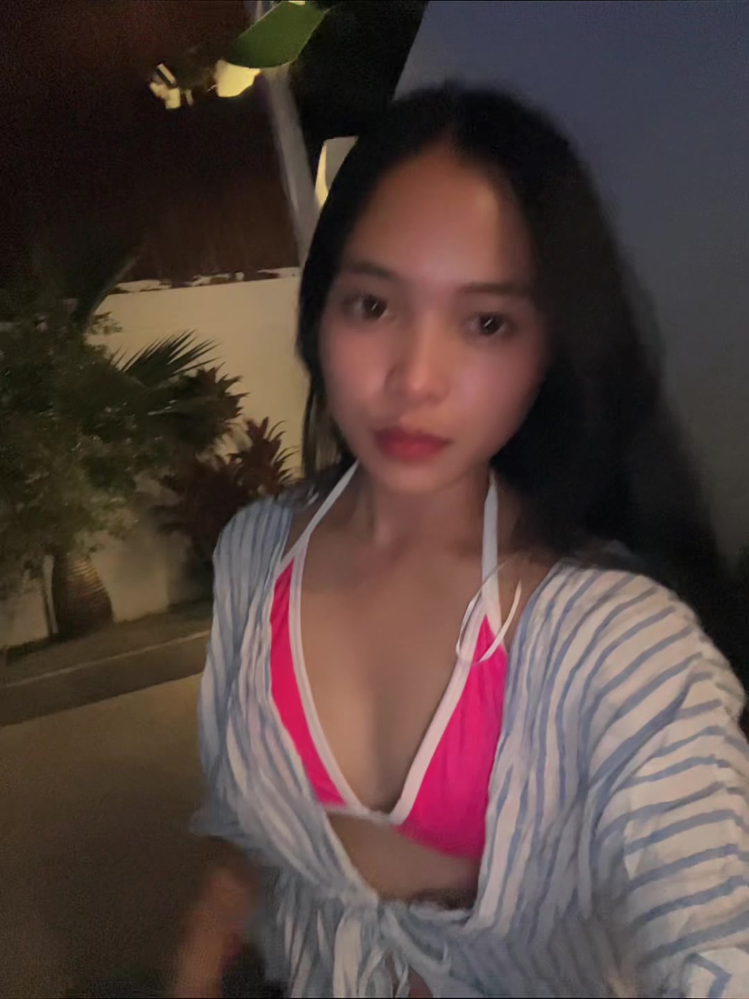 @🫦