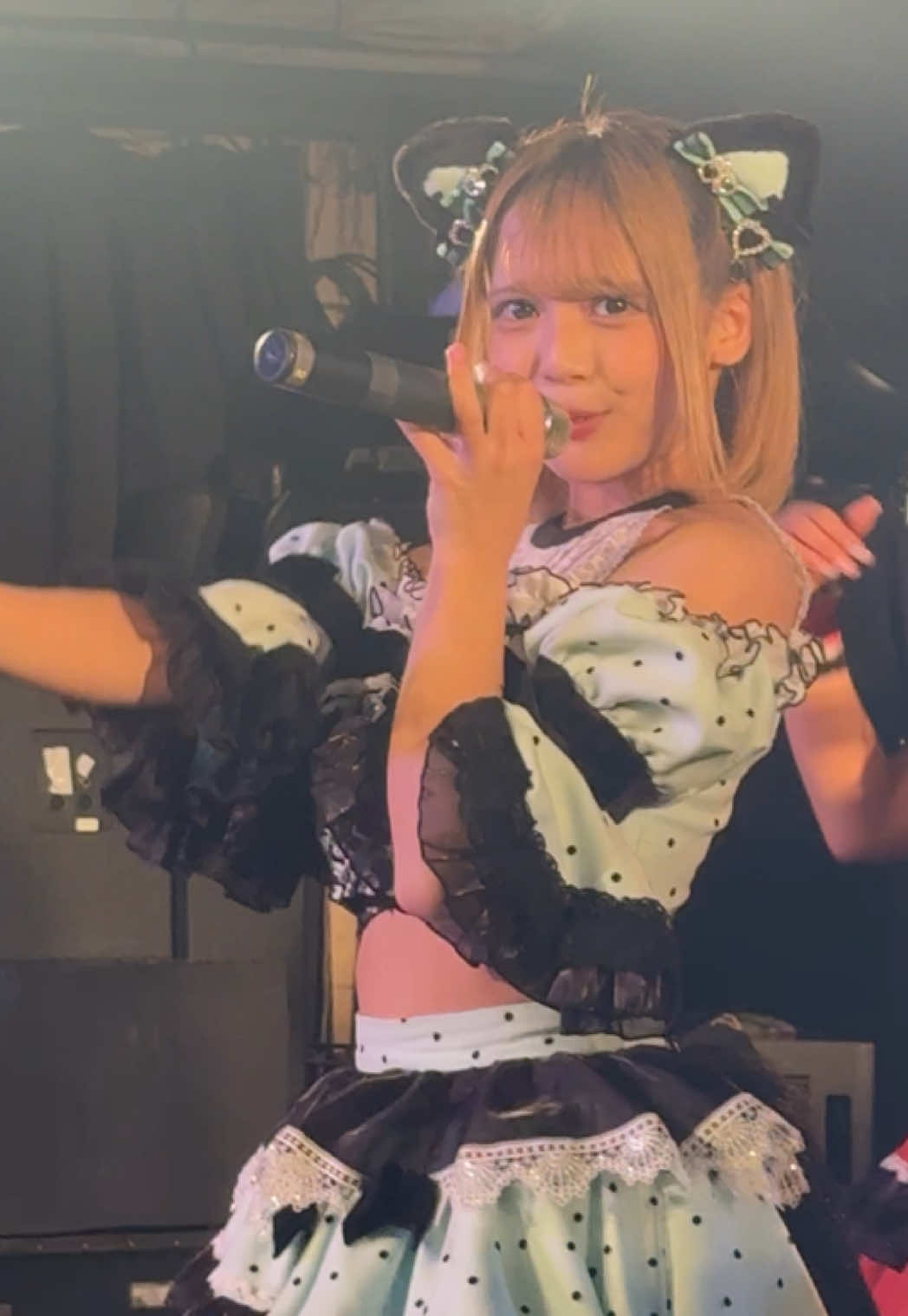 @ともちん