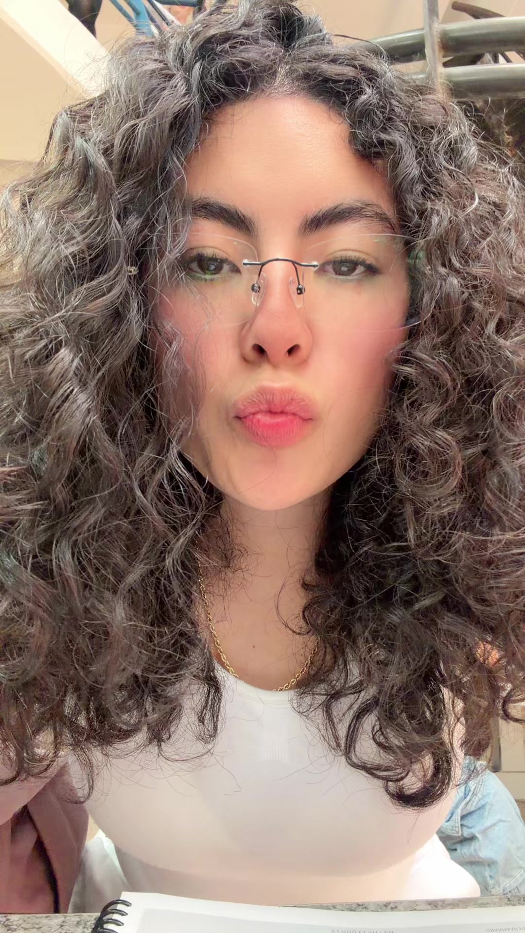 @Victoria Anah&iacute; Monro