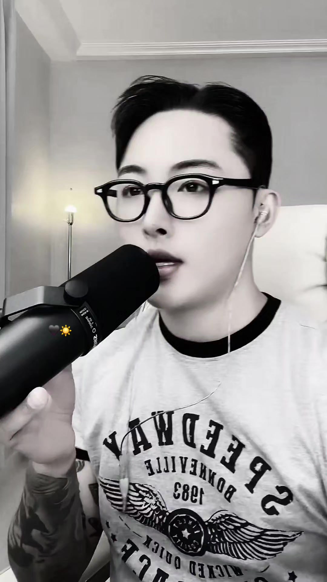 @🖤˚⋆선샤인⋆˚☀️