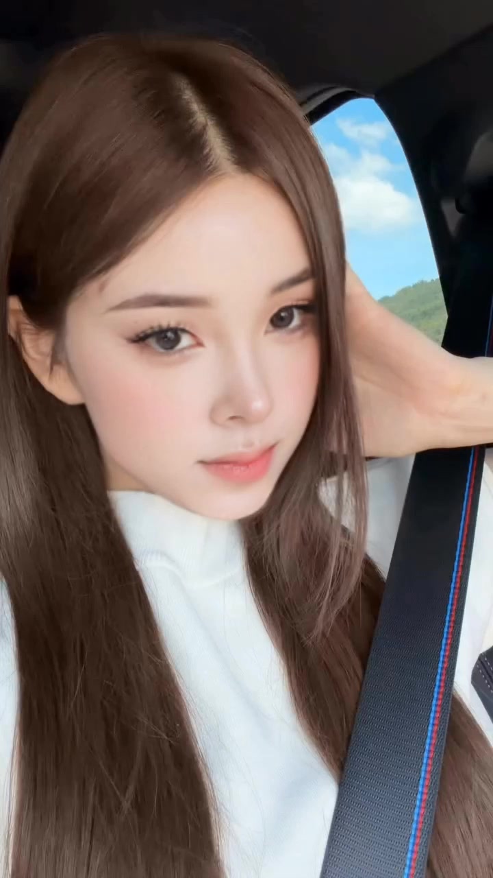 @𝗔𝗻𝗴𝗲𝗹𝗮 𝗖𝗮𝗻𝗱𝗶𝗰𝗲