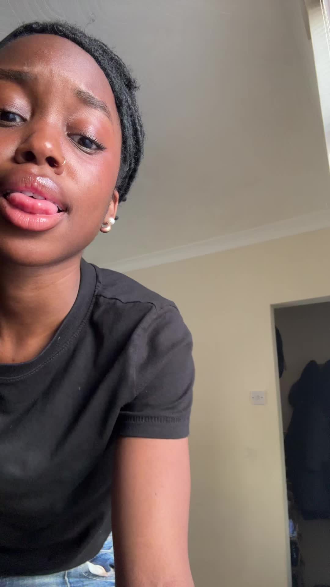 @zoethebat