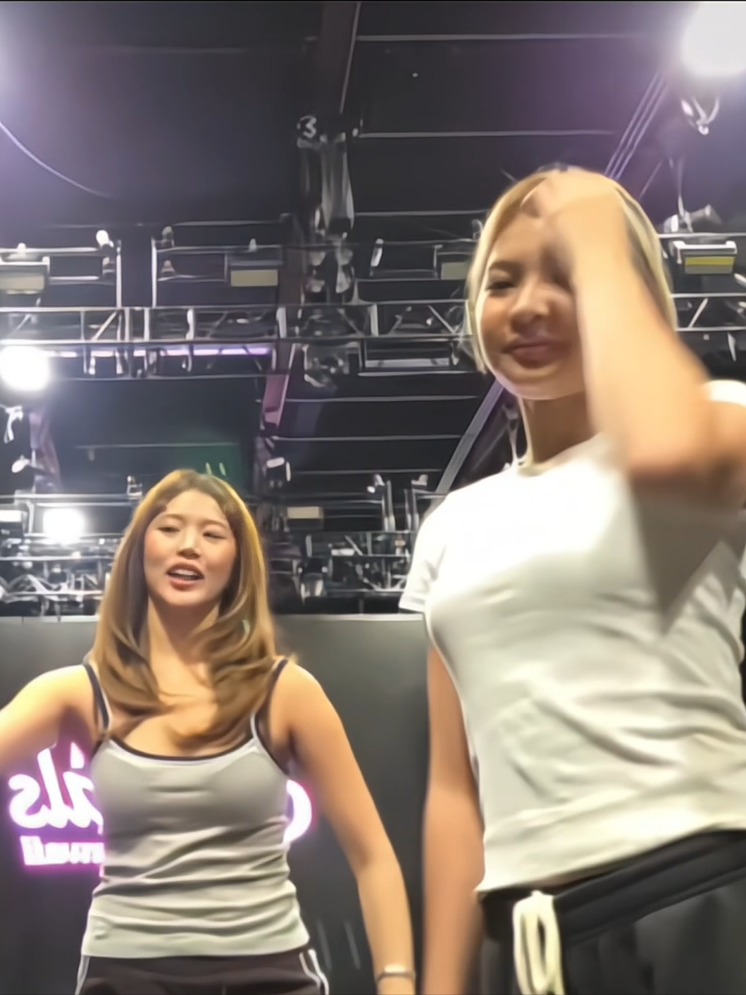 @๐ โฎ