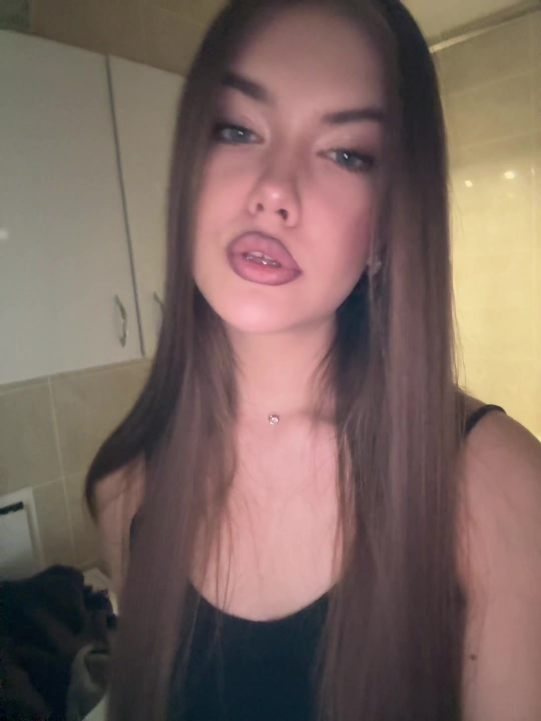 @___