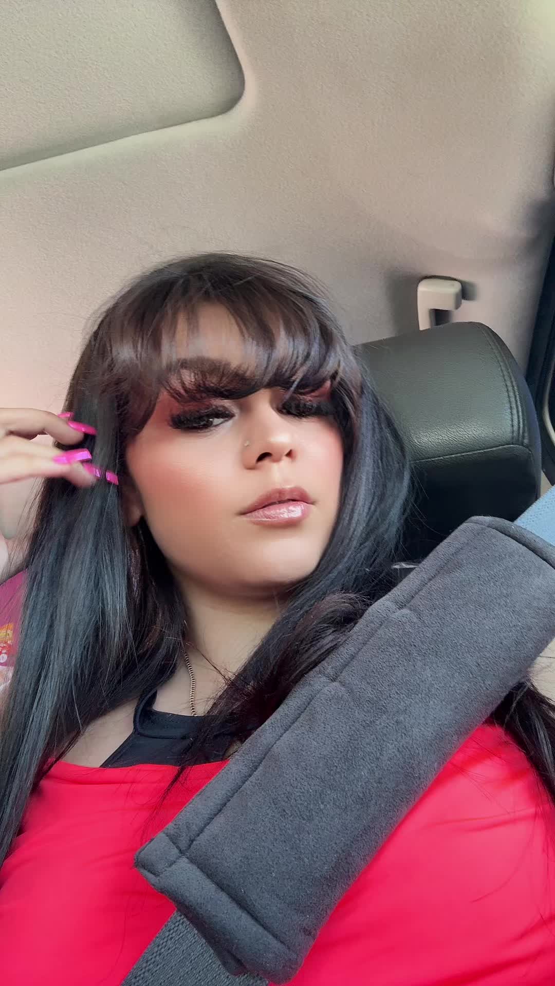 @Desi💫